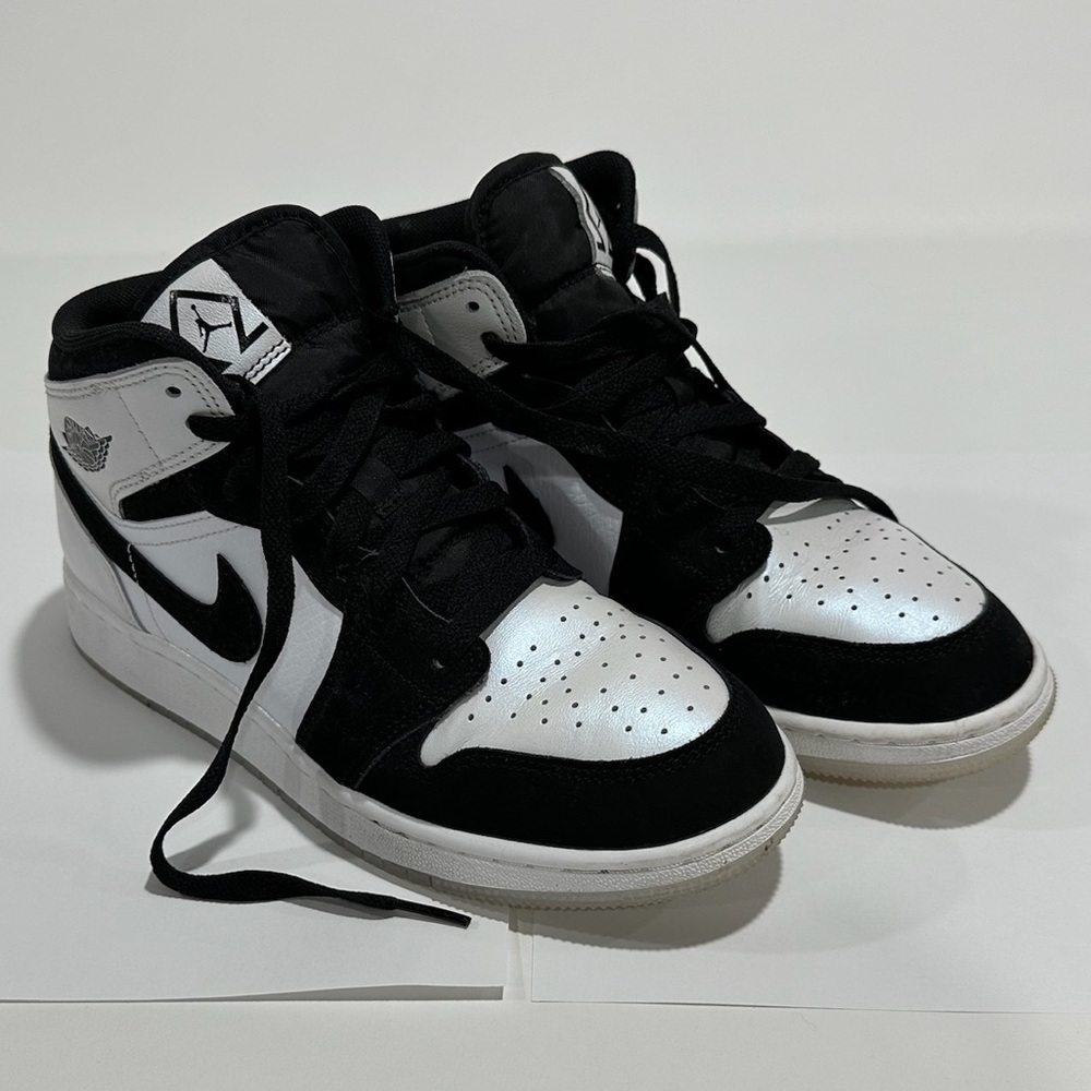 NIKE Air Jordan 1 Mid Diamond Shorts (GS) White/Black DN4321-100 Sz 6.5Y